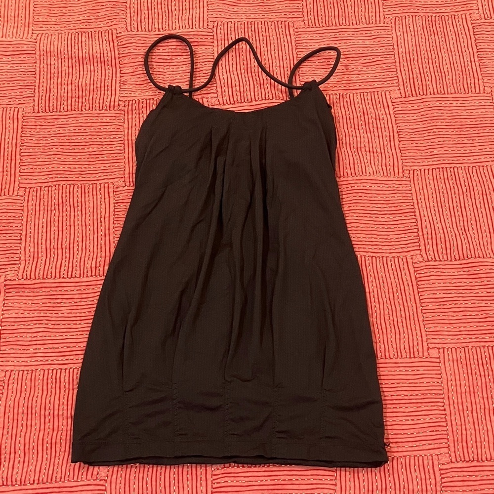 lululemon athletica size 4 women’s flow & go criss cross strap Tank Top
